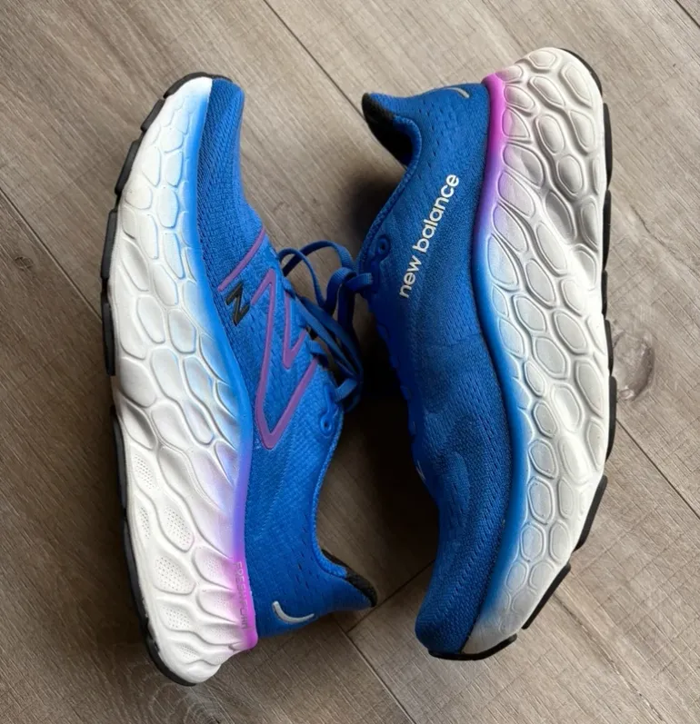Tweedehands New Balance Fresh Foam X More v4 bike — afbeelding 2 van 7