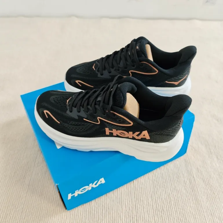 Used Hoka Chaussures de course 10e génération bike — image 3 of 8