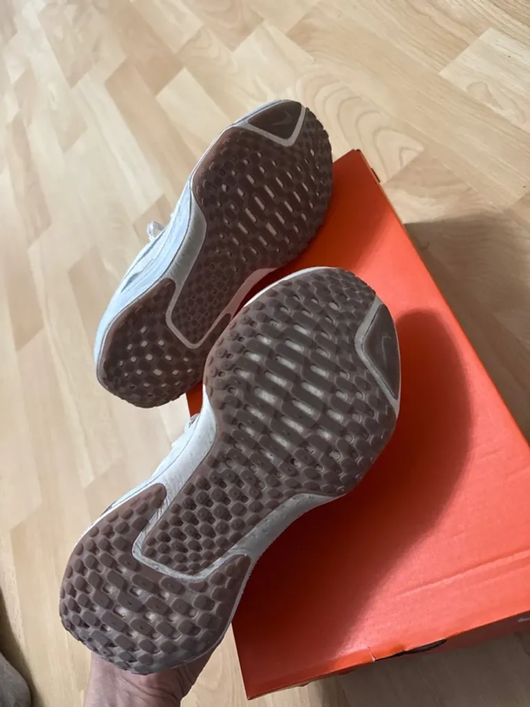 Tweedehands Nike ZoomX Invincible Run 3 bike — afbeelding 6 van 12