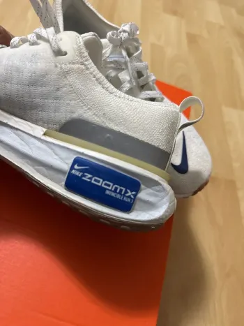 Tweedehands Nike ZoomX Invincible Run 3 bike — afbeelding 8 van 12