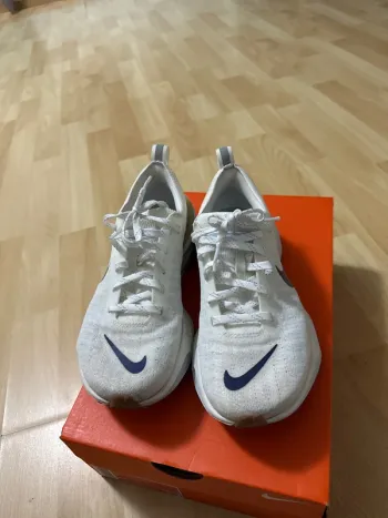 Tweedehands Nike ZoomX Invincible Run 3 bike — afbeelding 2 van 12