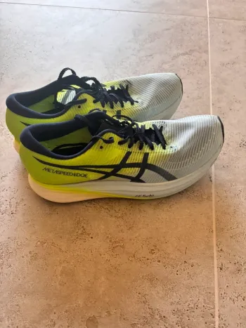 Used Cadence Metaspeed Edge Running Shoes