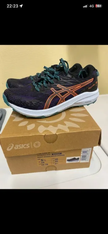 Orange Fuji Lite 3 Running Shoes usato
