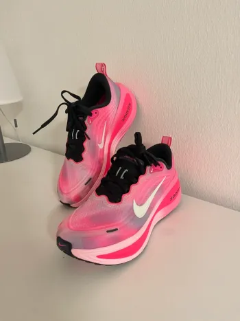 Used Hyper Vomero Plus Running Shoes