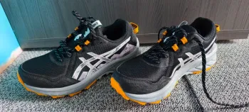 Used Asics Gel Venture 10 Running Shoes