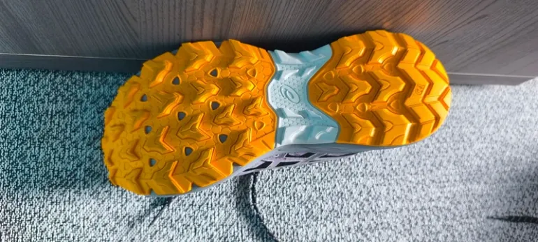 Used Asics Gel Venture 10 bike — image 3 of 5