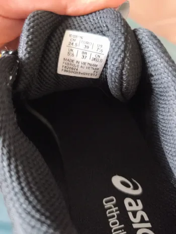 Used Asics Gel Venture 10 bike — image 5 of 5