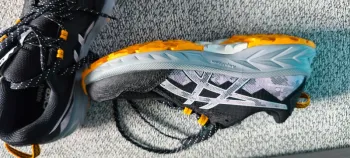 Used Asics Gel Venture 10 bike — image 2 of 5