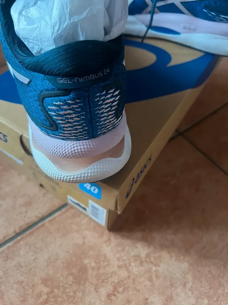 Scarpa Gel Nimbus 24 bike de segunda mano — imagen 4 de 7