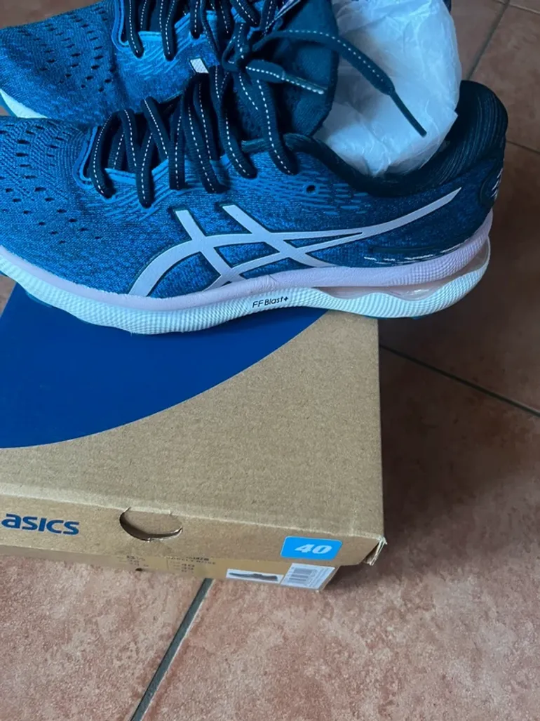 Scarpa Gel Nimbus 24 bike de segunda mano — imagen 3 de 7