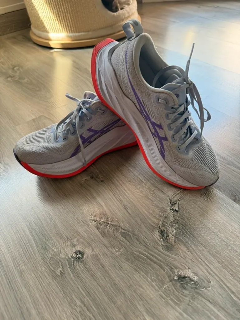 Used Asics Superblast 2 bike — image 2 of 6