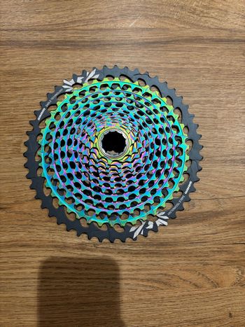 Brugt Sram XG-1299 Eagle Cassette 10-50T Rainbow Drivetrain & Pedals