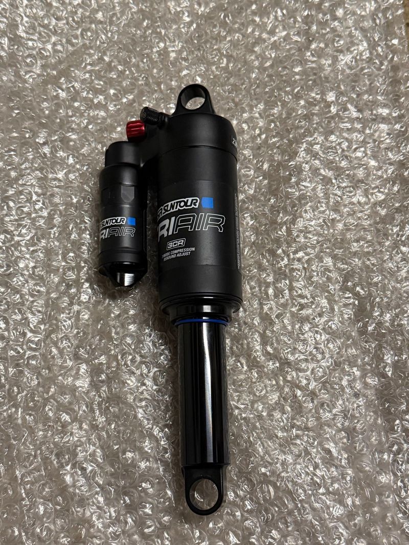 Sr Suntour TRIAir 3CR 2024 Rear Suspension de segunda mano