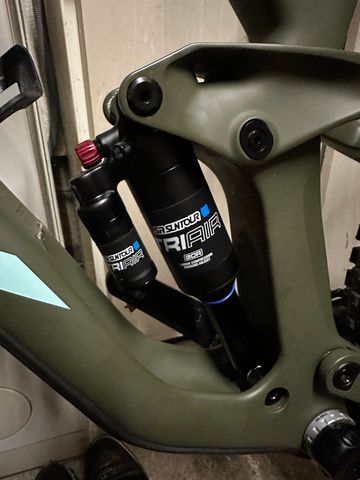 Used Sr Suntour TRIAir 3CR 2024 Rear Suspension
