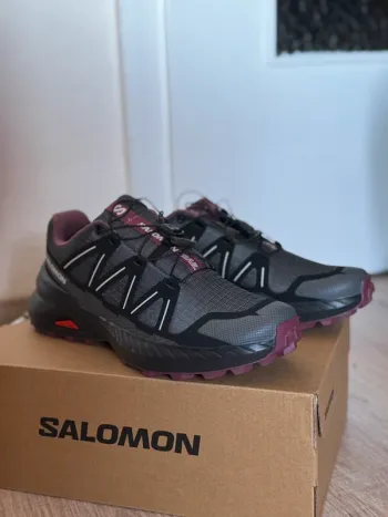 Used Salomon SpeedCross PEAK W Running Shoes