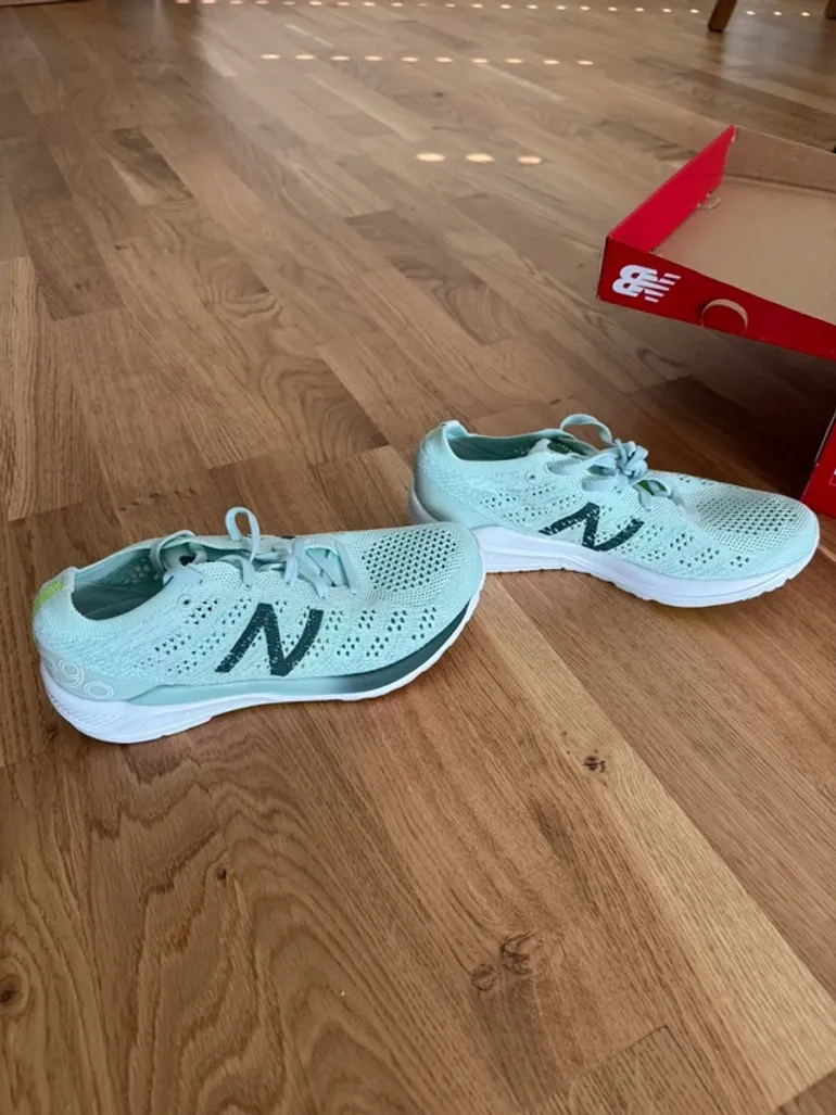 Used New Balance 890v7 bike — image 7 of 12