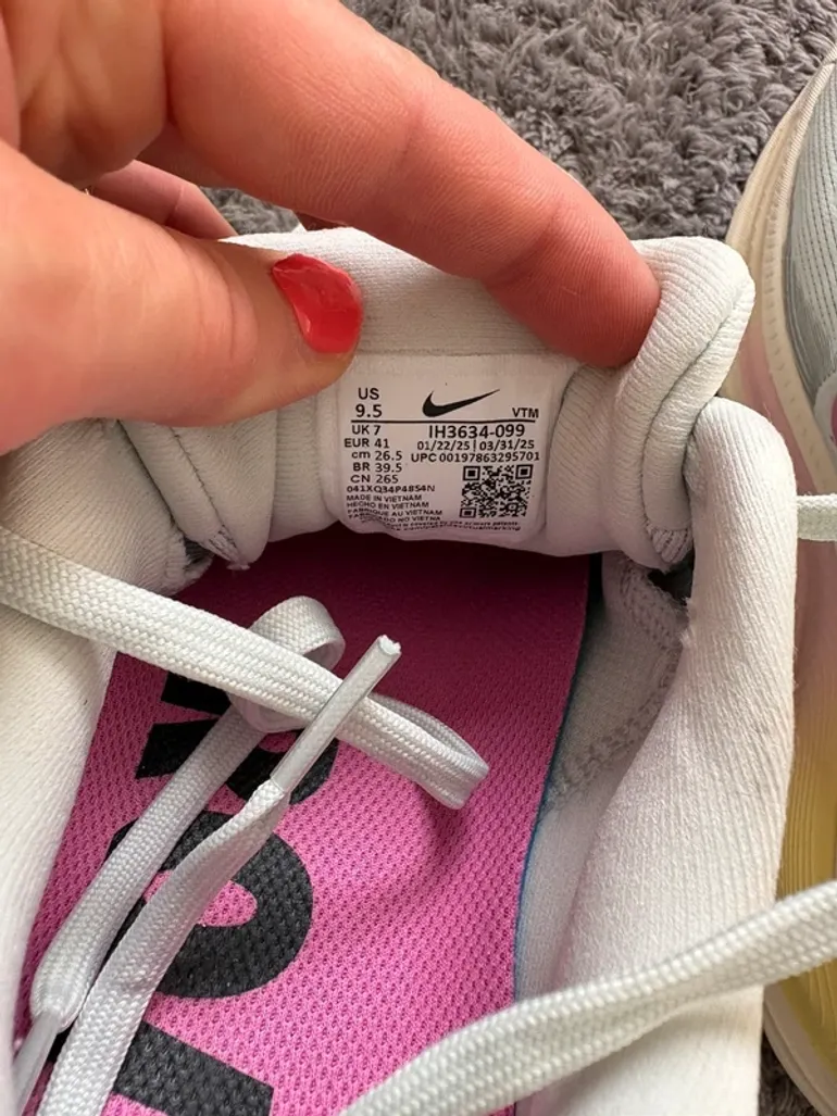 Used Nike Vomero 18 bike — image 5 of 6