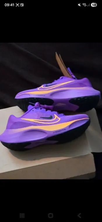 Brugt Nike Zoom Fly 5 bike — billede 2 af 11