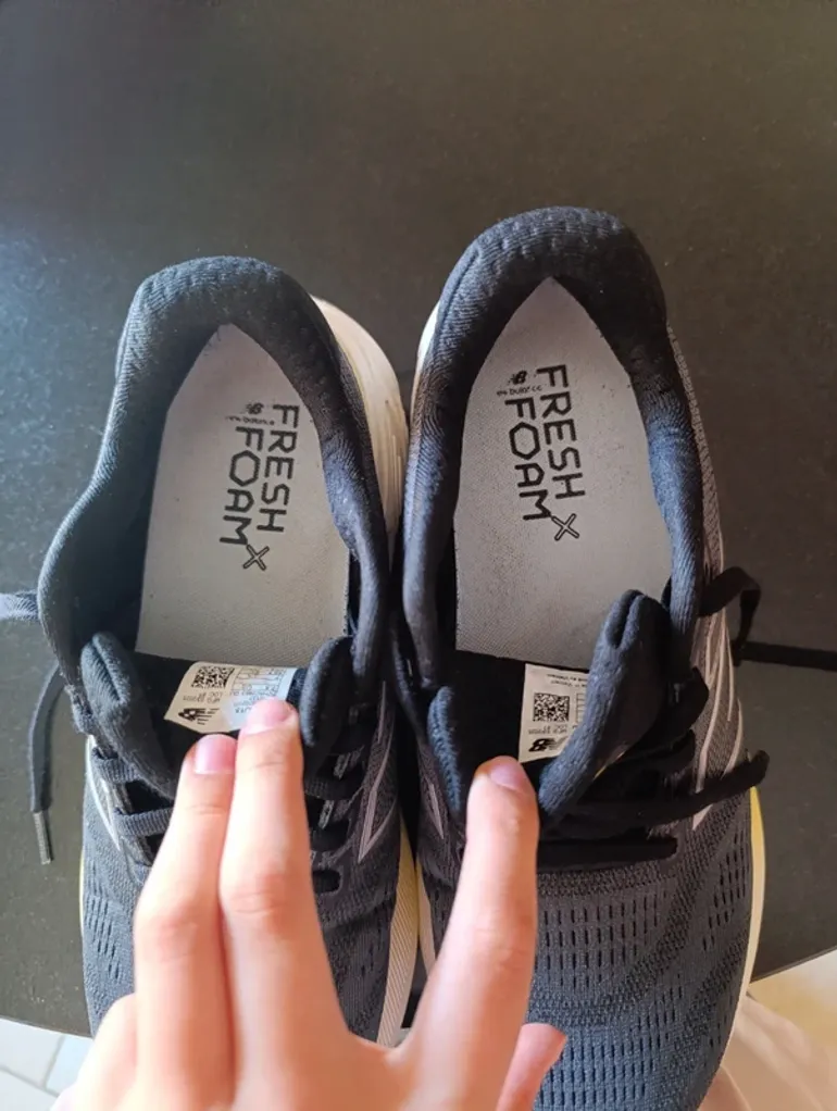 Used New Balance Fresh Foam M880J15 bike — image 3 of 5