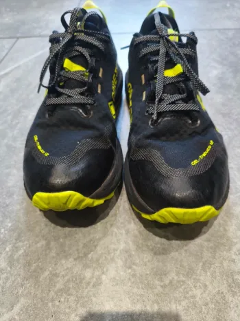 Used Asics Trabuco Gel 12 GTX bike — image 2 of 10