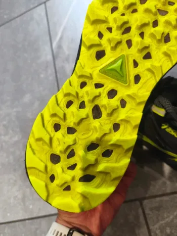 Used Asics Trabuco Gel 12 GTX bike — image 9 of 10