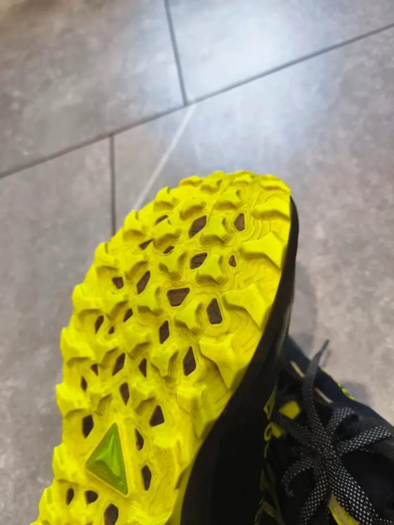 Used Asics Trabuco Gel 12 GTX bike — image 10 of 10