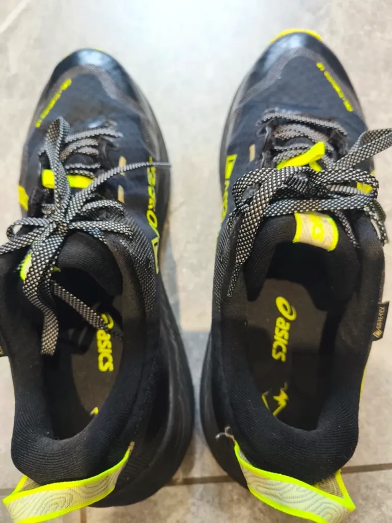 Used Asics Trabuco Gel 12 GTX bike — image 8 of 10