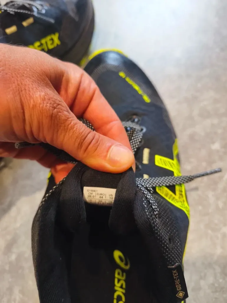 Used Asics Trabuco Gel 12 GTX bike — image 6 of 10