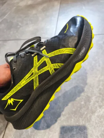Used Asics Trabuco Gel 12 GTX bike — image 5 of 10