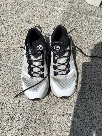 Scarpa Spin Planet Running Shoes usato
