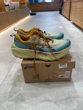 Used Asics Trabuco Max 4 Running Shoes