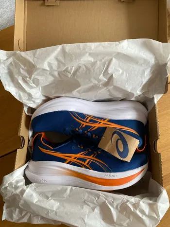 Used Asics Gel Nimbus 28 Running Shoes