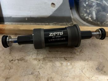 Używany zitto Bottom Bracket 122.5 2026 Drivetrain & Pedals