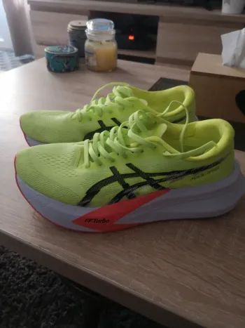 Used Asics Meta Speed 4 Running Shoes