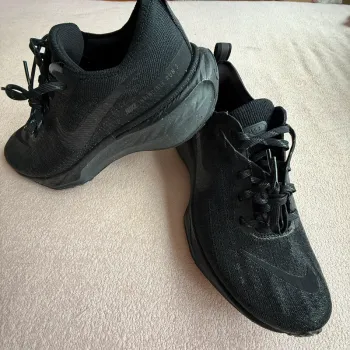 Used 100% ZoomX Invincible Run Flyknit 3 bike — image 6 of 9