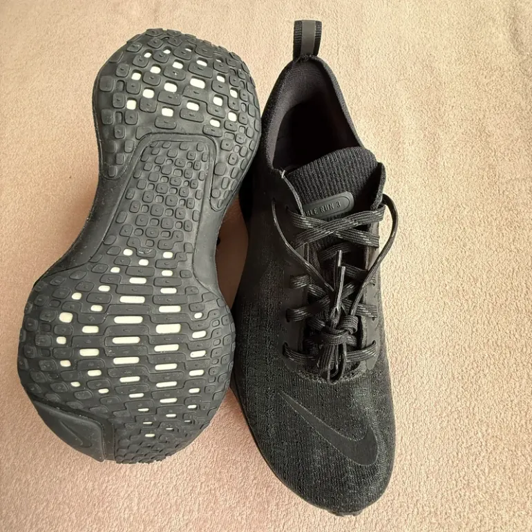 Used 100% ZoomX Invincible Run Flyknit 3 bike — image 7 of 9