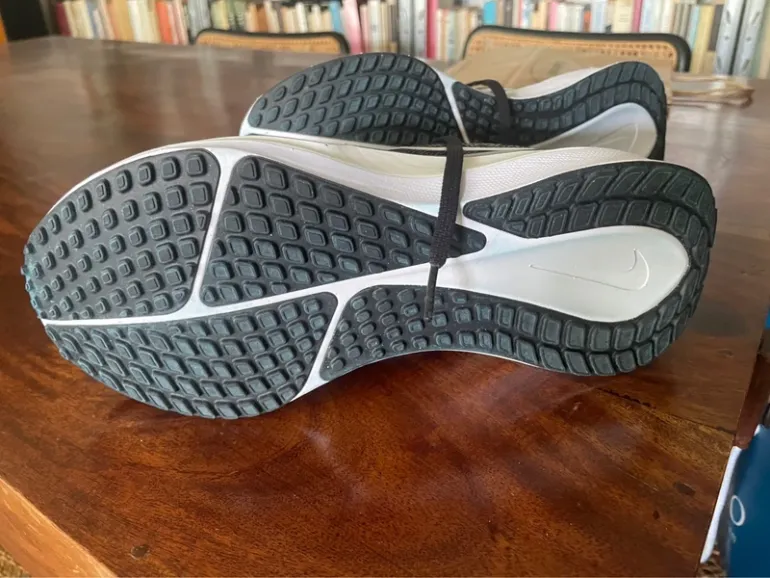 Used Nike Vomero 17 bike — image 2 of 5