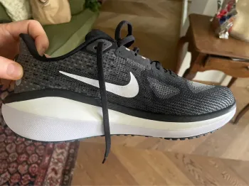 Used Nike Vomero 17 Running Shoes