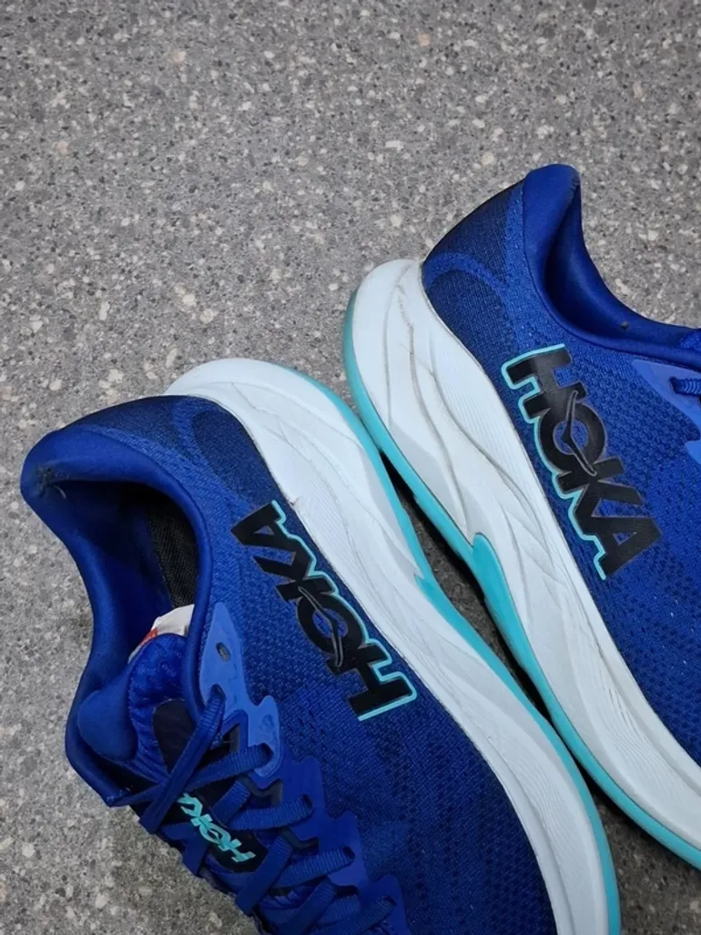 Used Hoka Sneakers da corsa bike — image 5 of 15