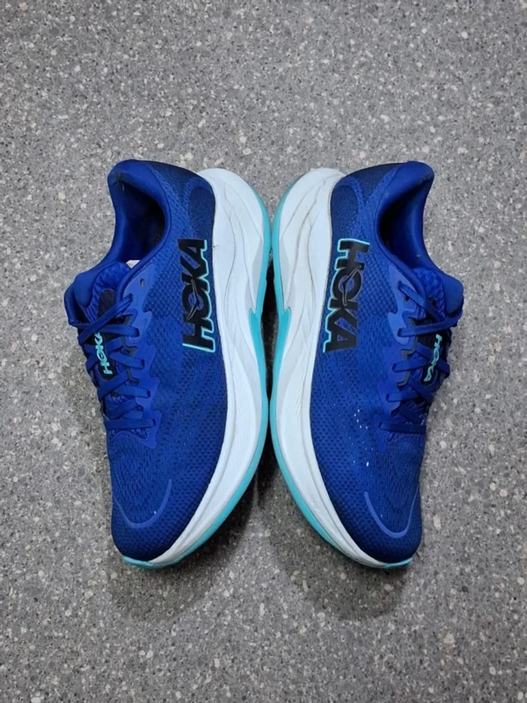 Used Hoka Sneakers da corsa bike — image 4 of 15