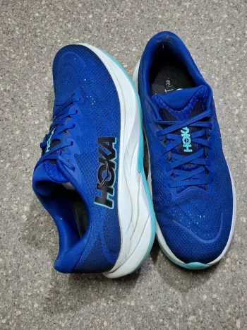 Used Hoka Sneakers da corsa bike — image 3 of 15