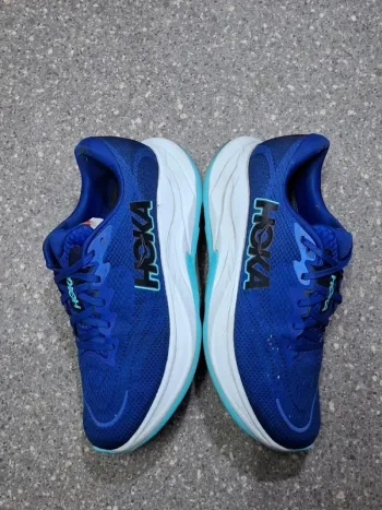 Used Hoka Sneakers da corsa bike — image 2 of 15