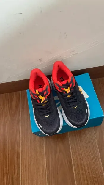 Used Hoka Laufschuhe bike — image 3 of 6