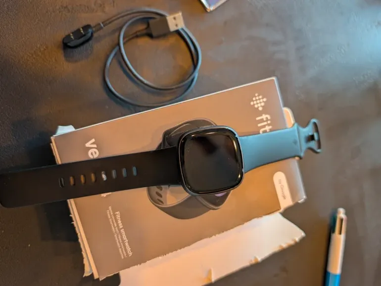 Used Fitbit Versa 4 bike — image 2 of 4