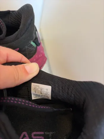 Used Asics Novoblast 4 bike — image 6 of 6