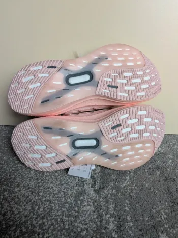 Used Adidas Ultraboost 5 W bike — image 3 of 3