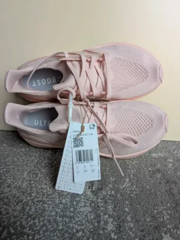 Used Adidas Ultraboost 5 W bike — image 2 of 3