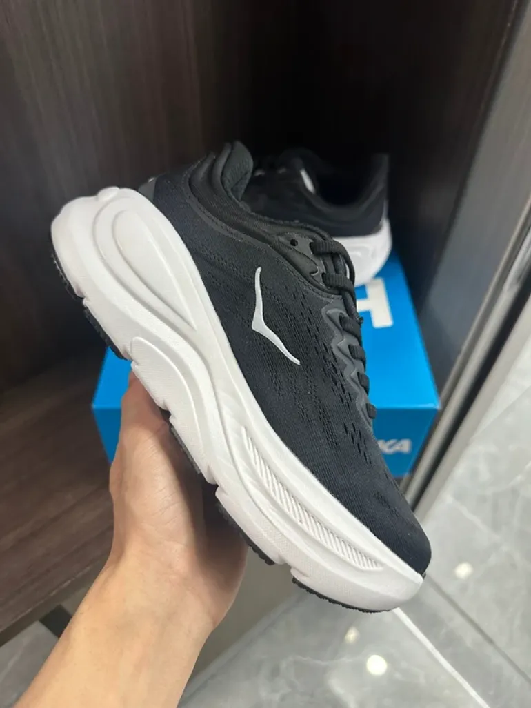 Used Hoka Chaussures de course bike — image 3 of 5