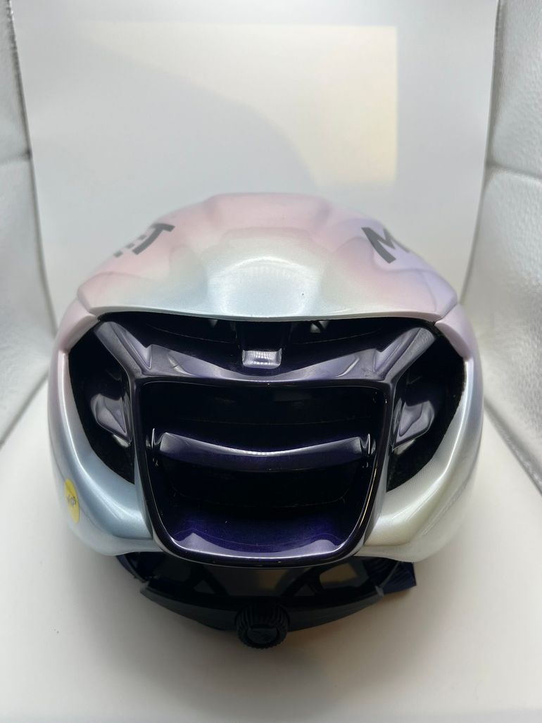 Used MET Manta MIPS Limited Edition Tadej Pogacar Helmet bike — image 5 of 13