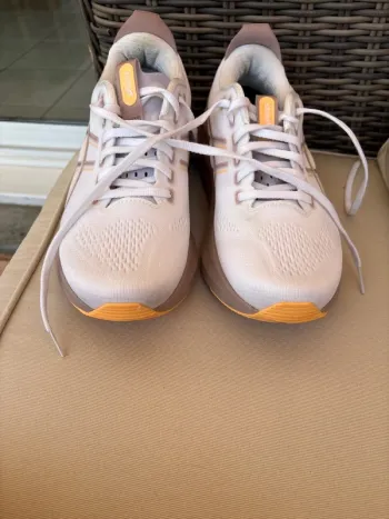 Used Orange Gel Kayano 32 2026 bike — image 4 of 6